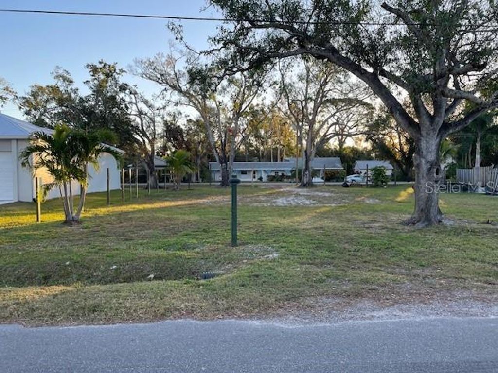4725 HARRIS AVENUE, Sarasota, FL 34233