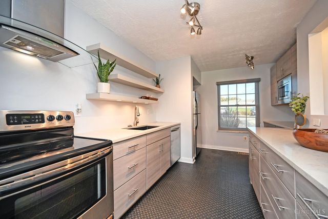 43 Applewood Drive, Fairfield, OH 45014