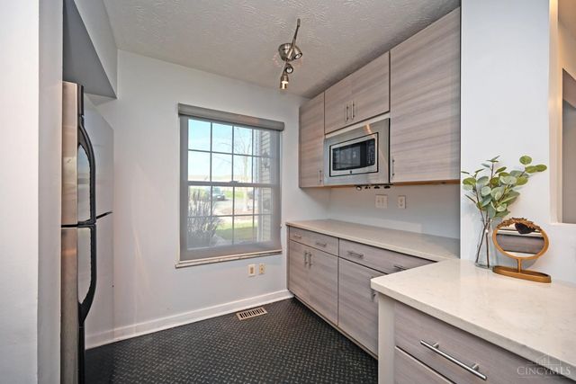 43 Applewood Drive, Fairfield, OH 45014