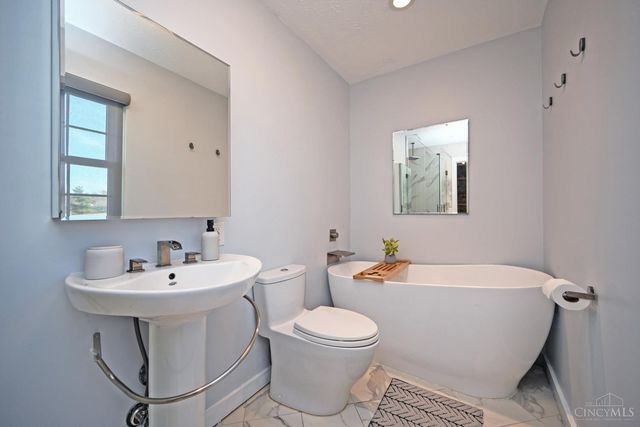 43 Applewood Drive, Fairfield, OH 45014