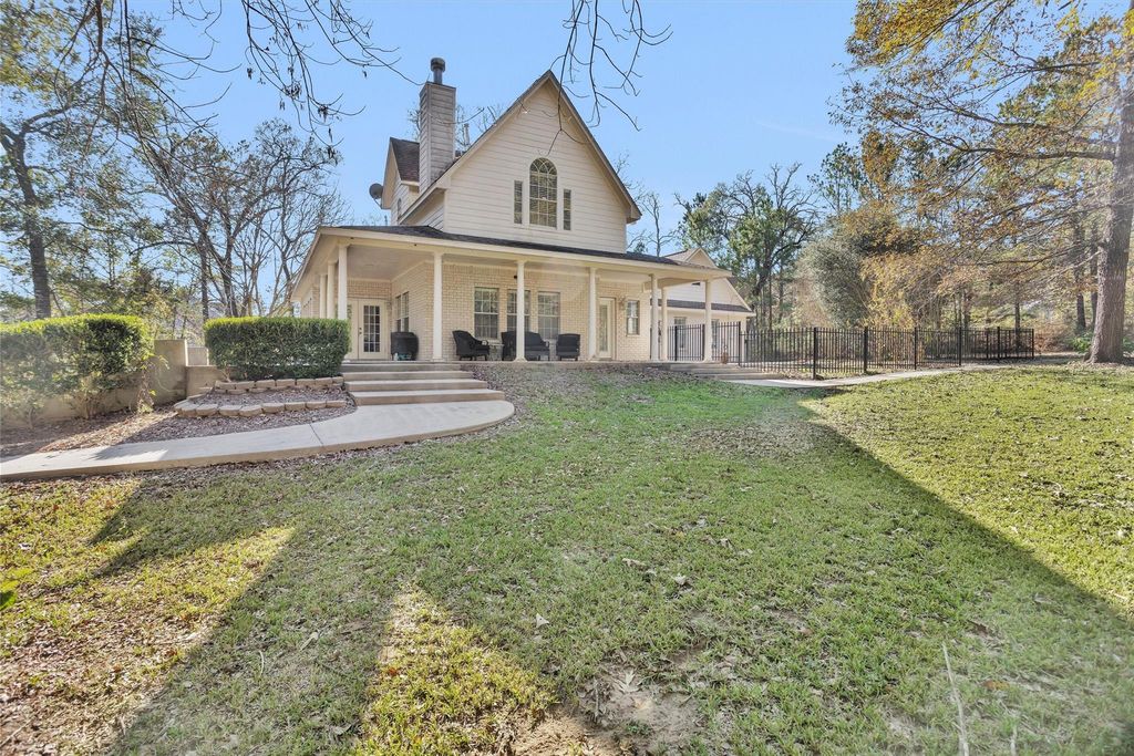 27789 Armadillo Road, Montgomery, TX 77356