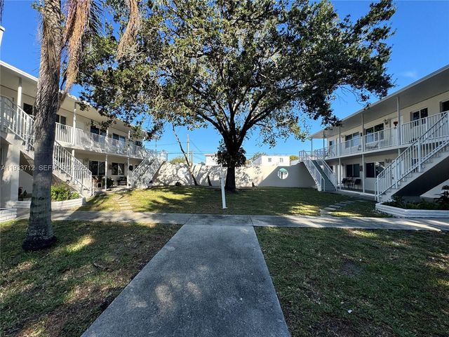 251 Hibiscus Drive 4, Miami Springs, FL 33166