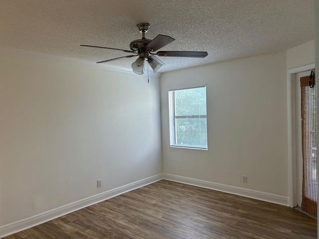 9999 Summerbreeze Drive 105, Sunrise, FL 33322