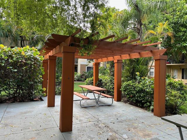 9999 Summerbreeze Drive 105, Sunrise, FL 33322