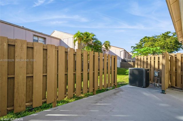 835 NW 81st Terrace 7, Plantation, FL 33324