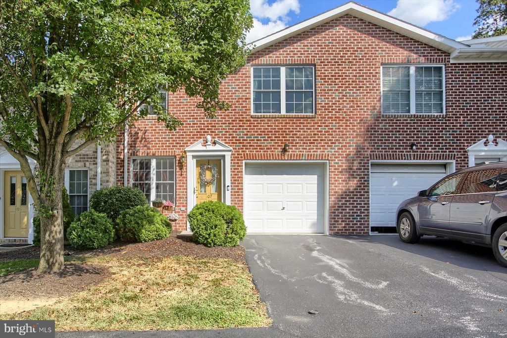107 SILVER SCREEN LANE, York, PA 17402