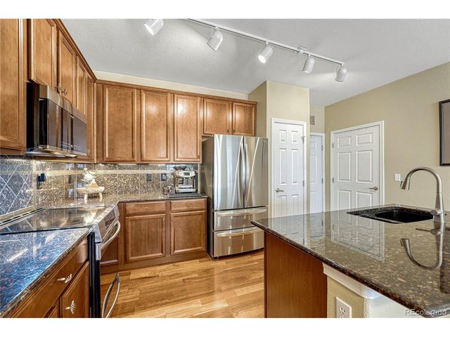 8460 Canyon Rim Trl 4, Englewood, CO 80112