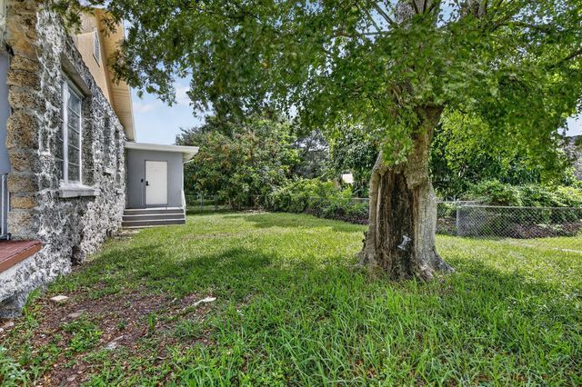 2465 Taylor Street, Hollywood, FL 33020