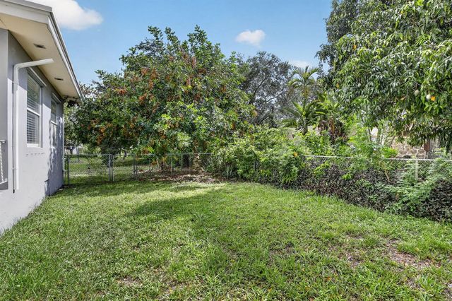 2465 Taylor Street, Hollywood, FL 33020