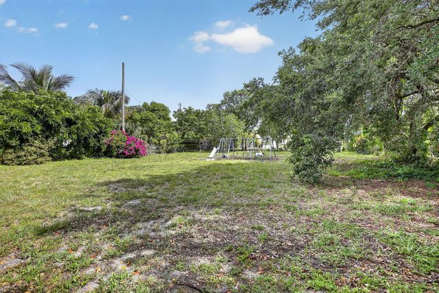 2465 Taylor Street, Hollywood, FL 33020