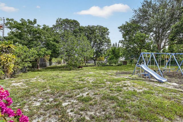 2465 Taylor Street, Hollywood, FL 33020