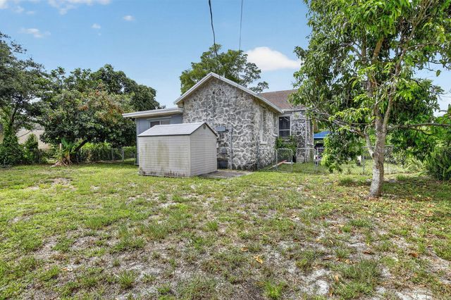 2465 Taylor Street, Hollywood, FL 33020