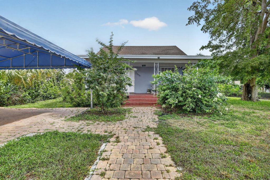2465 Taylor Street, Hollywood, FL 33020