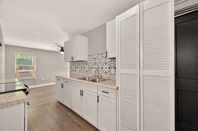 5711 Brady Street 4, Houston, TX 77011