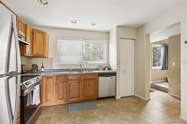 6325 NEWTOWN CIRCLE 25B2, Tampa, FL 33615