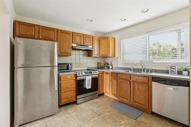 6325 NEWTOWN CIRCLE 25B2, Tampa, FL 33615