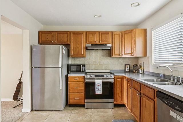 6325 NEWTOWN CIRCLE 25B2, Tampa, FL 33615