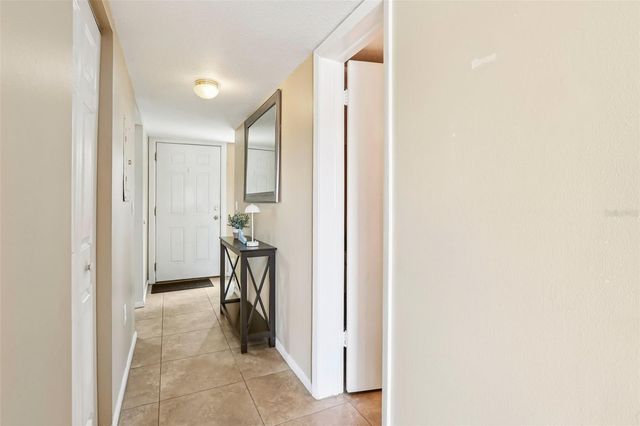 6325 NEWTOWN CIRCLE 25B2, Tampa, FL 33615
