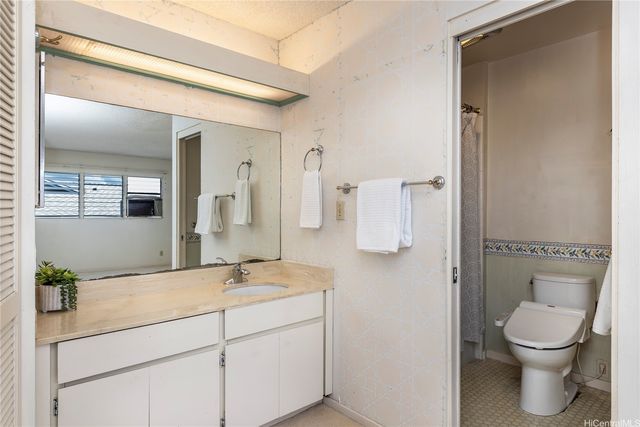 98-1015 Kaonohi Street, Aiea, HI 96701