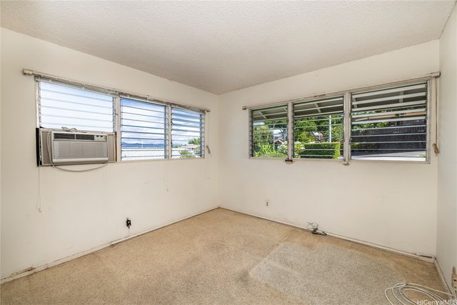 98-1015 Kaonohi Street, Aiea, HI 96701