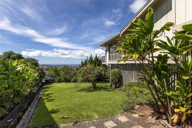 98-1015 Kaonohi Street, Aiea, HI 96701