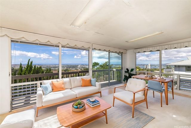 98-1015 Kaonohi Street, Aiea, HI 96701