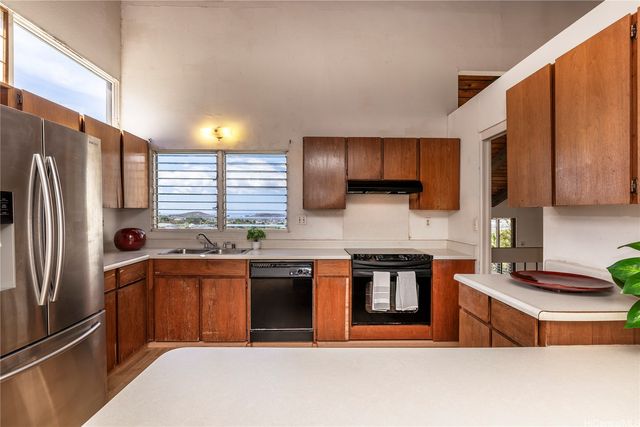 98-1015 Kaonohi Street, Aiea, HI 96701