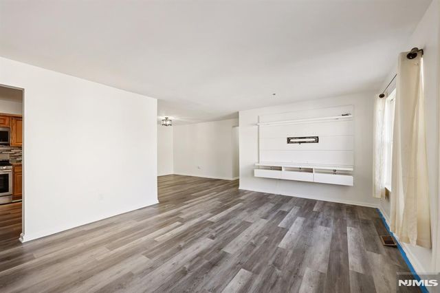 246 Matthews Drive, Newark, NJ 07103