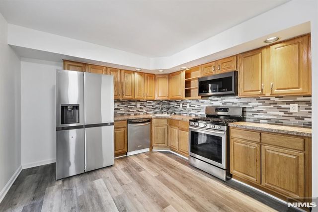 246 Matthews Drive, Newark, NJ 07103