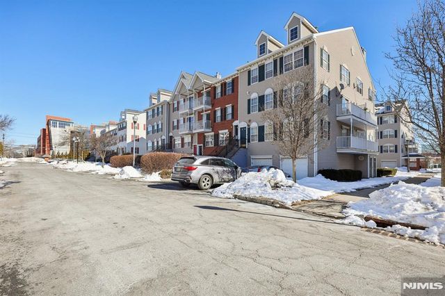 246 Matthews Drive, Newark, NJ 07103