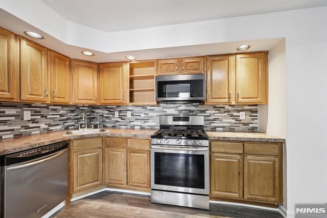 246 Matthews Drive, Newark, NJ 07103