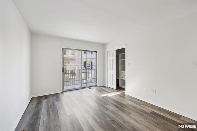 246 Matthews Drive, Newark, NJ 07103