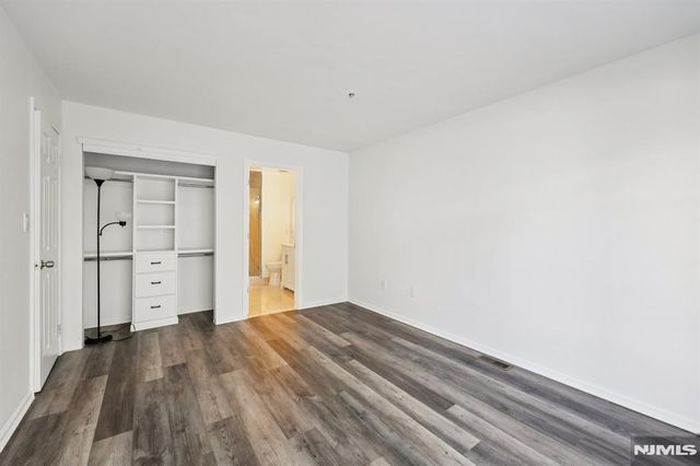 246 Matthews Drive, Newark, NJ 07103