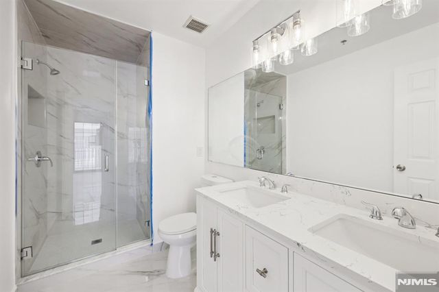 246 Matthews Drive, Newark, NJ 07103