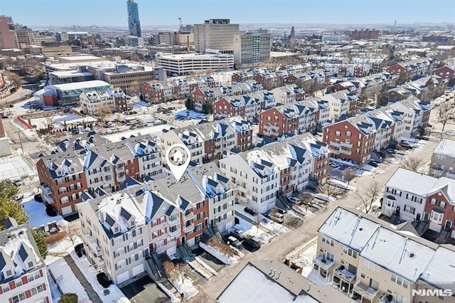 246 Matthews Drive, Newark, NJ 07103