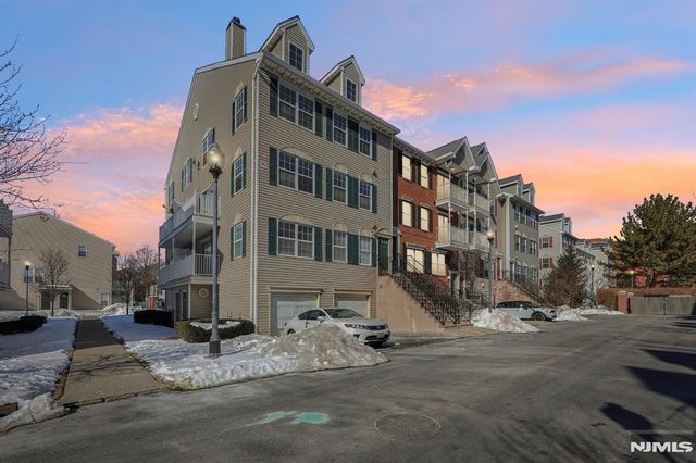 246 Matthews Drive, Newark, NJ 07103