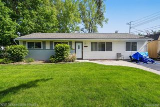 6612 Rowley Drive, Waterford Charter Township, MI 48329