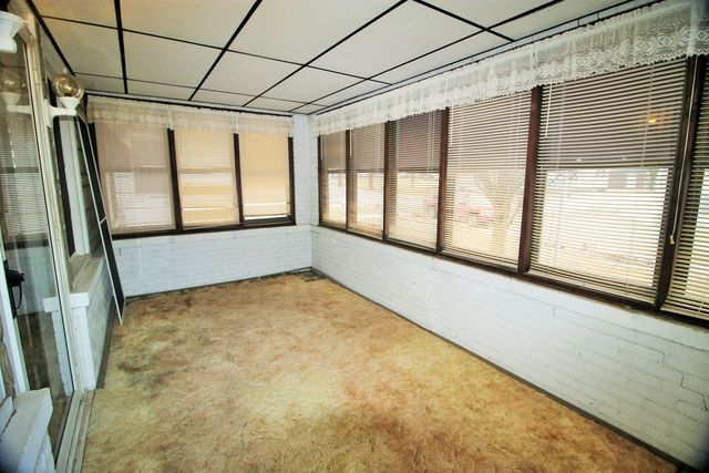 2218 3rd Street, East Moline, IL 61244