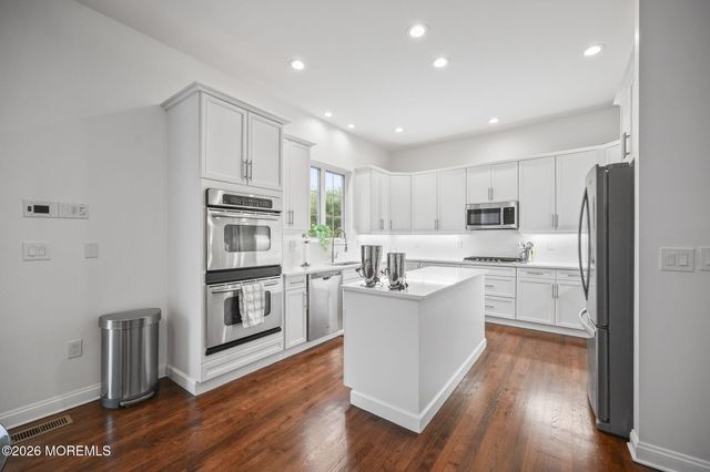 29 Chad Lane, Howell, NJ 07731