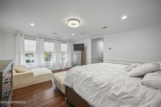 29 Chad Lane, Howell, NJ 07731