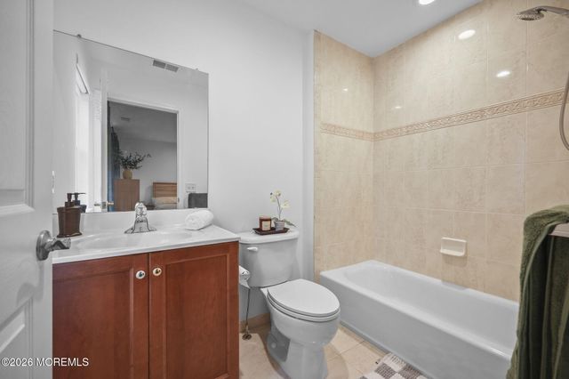 29 Chad Lane, Howell, NJ 07731
