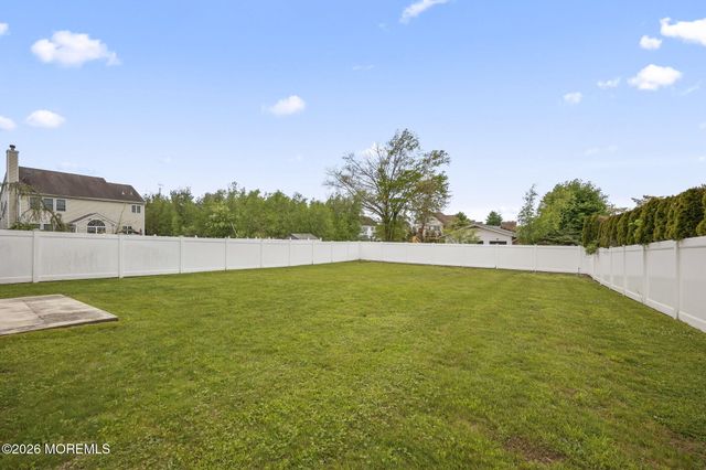 29 Chad Lane, Howell, NJ 07731