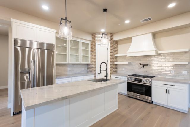 104 Southlite Cir, Sacramento, CA 95831