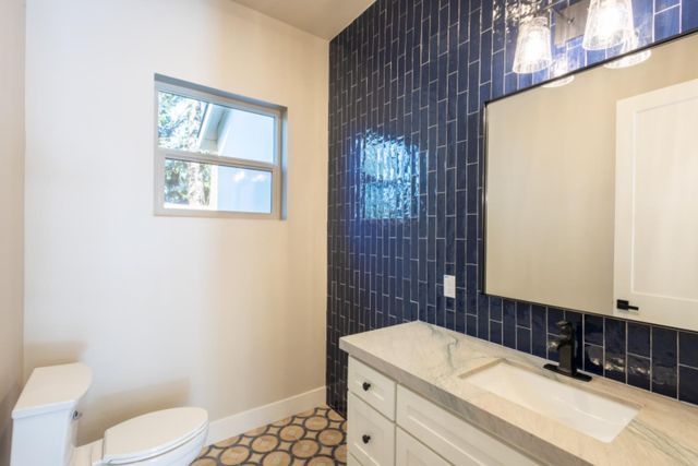 104 Southlite Cir, Sacramento, CA 95831