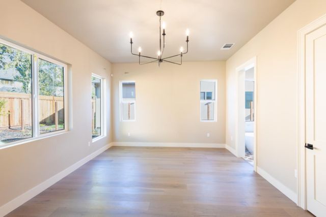 104 Southlite Cir, Sacramento, CA 95831