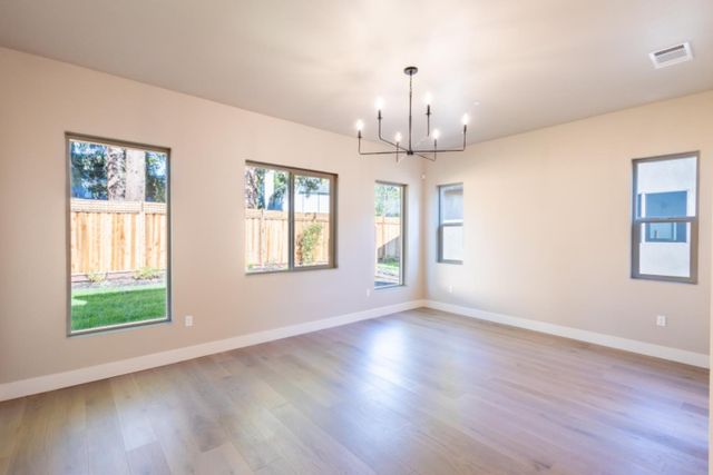 104 Southlite Cir, Sacramento, CA 95831