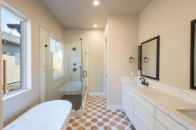 104 Southlite Cir, Sacramento, CA 95831