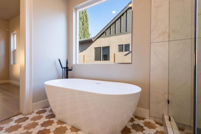 104 Southlite Cir, Sacramento, CA 95831