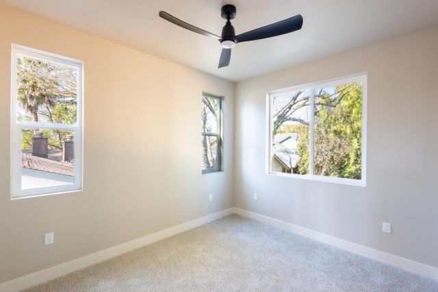 104 Southlite Cir, Sacramento, CA 95831