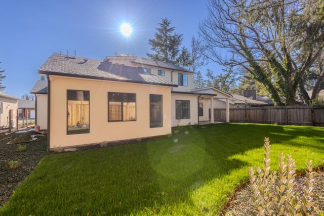 104 Southlite Cir, Sacramento, CA 95831